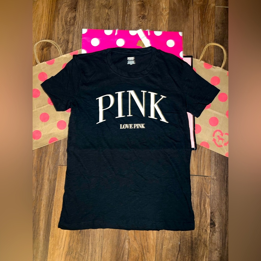 NWT VS PINK Size XS Campus Tee.